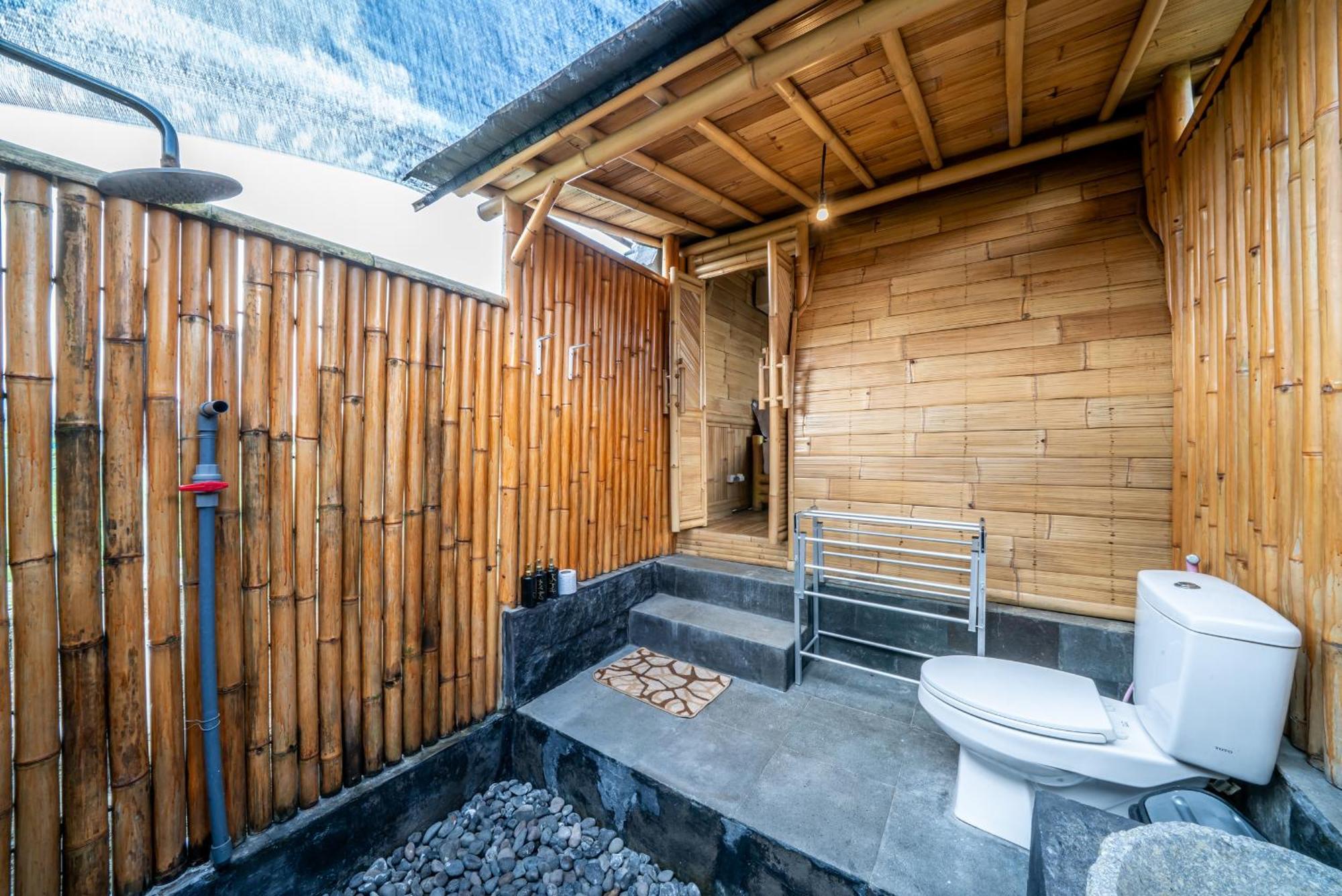 Tegal Bamboo Cottages & Private Hot Spring Baturaja  Екстериор снимка