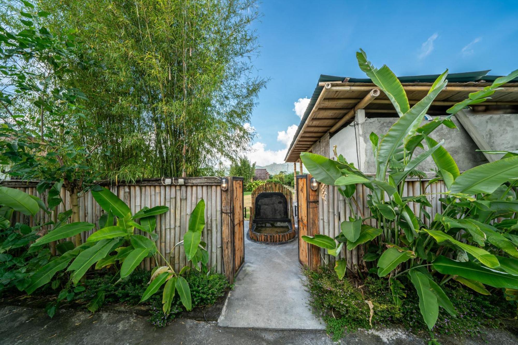 Tegal Bamboo Cottages & Private Hot Spring Baturaja  Екстериор снимка